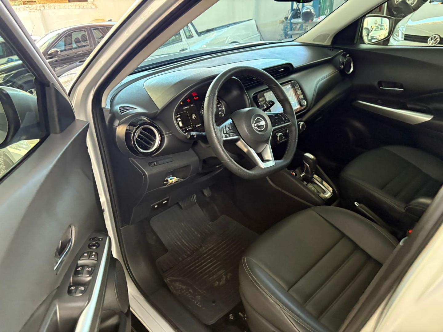 NISSAN Kicks - Miniatura