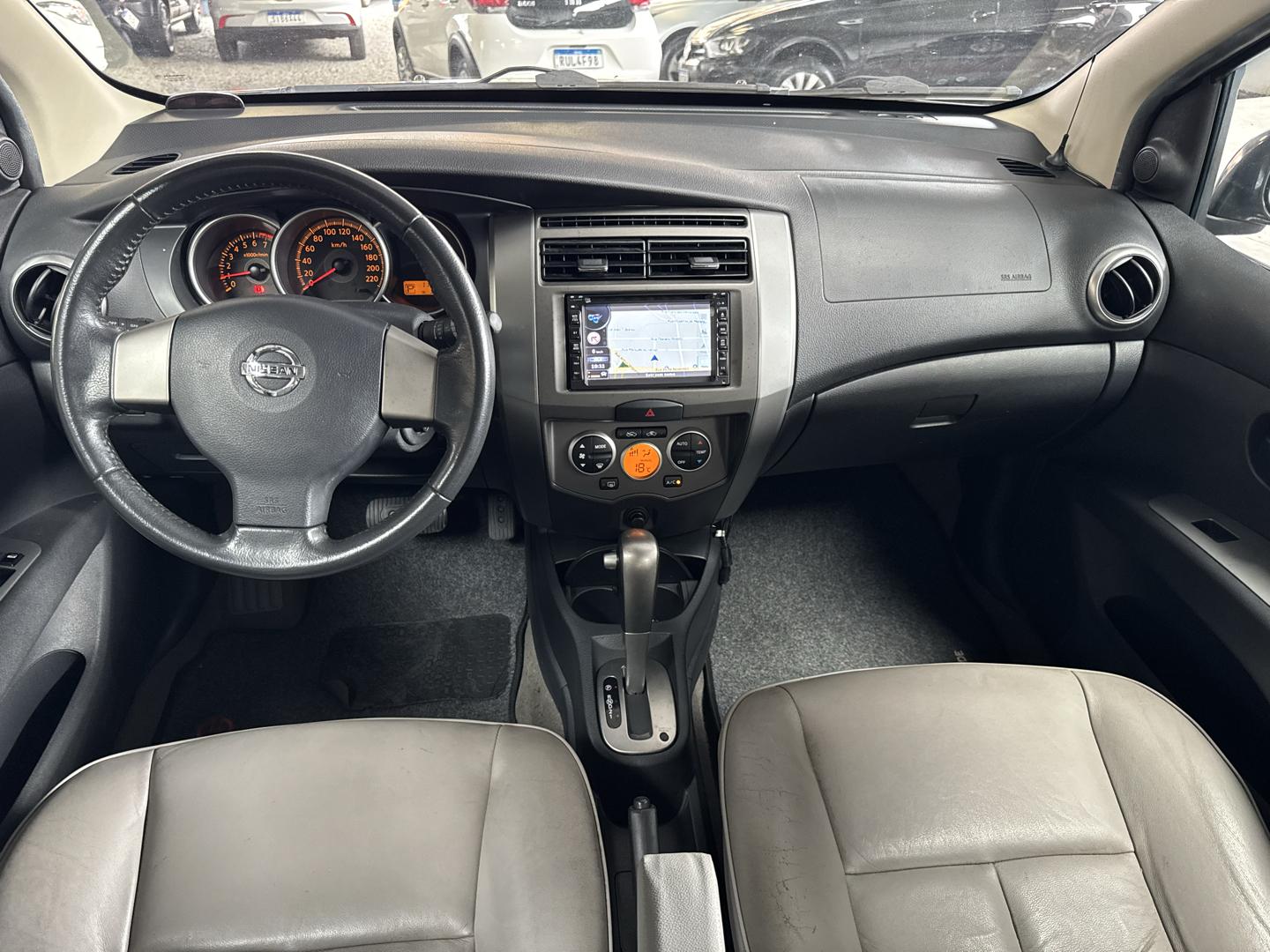 NISSAN Livina - Miniatura