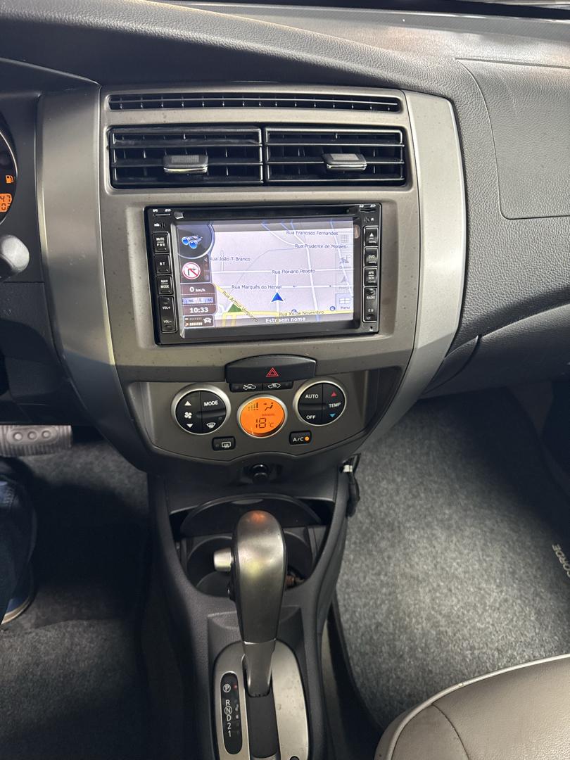 NISSAN Livina - Miniatura