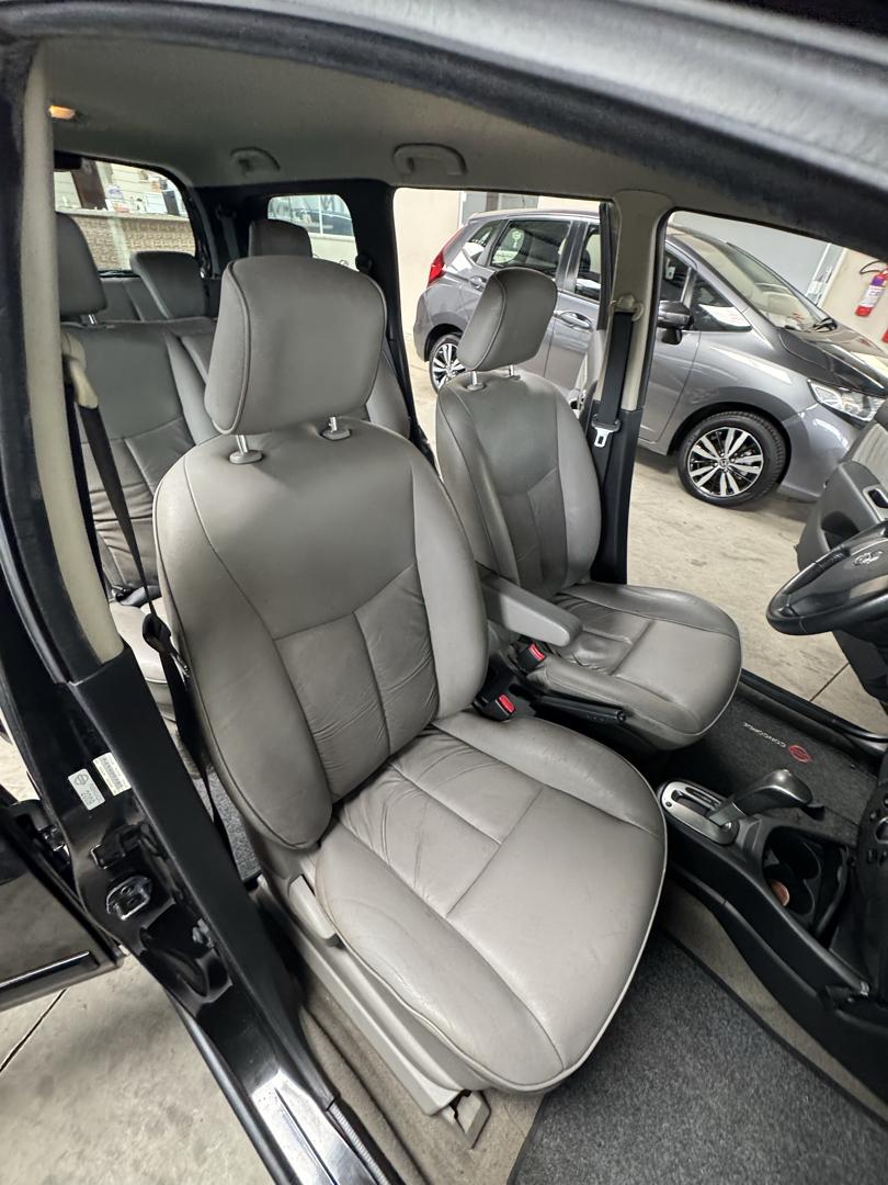 NISSAN Livina - Foto