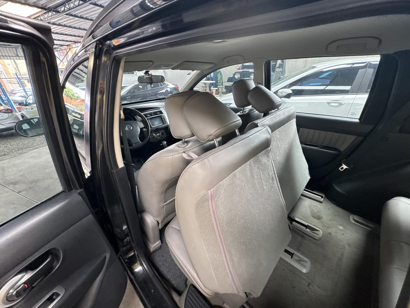 NISSAN Livina - Foto