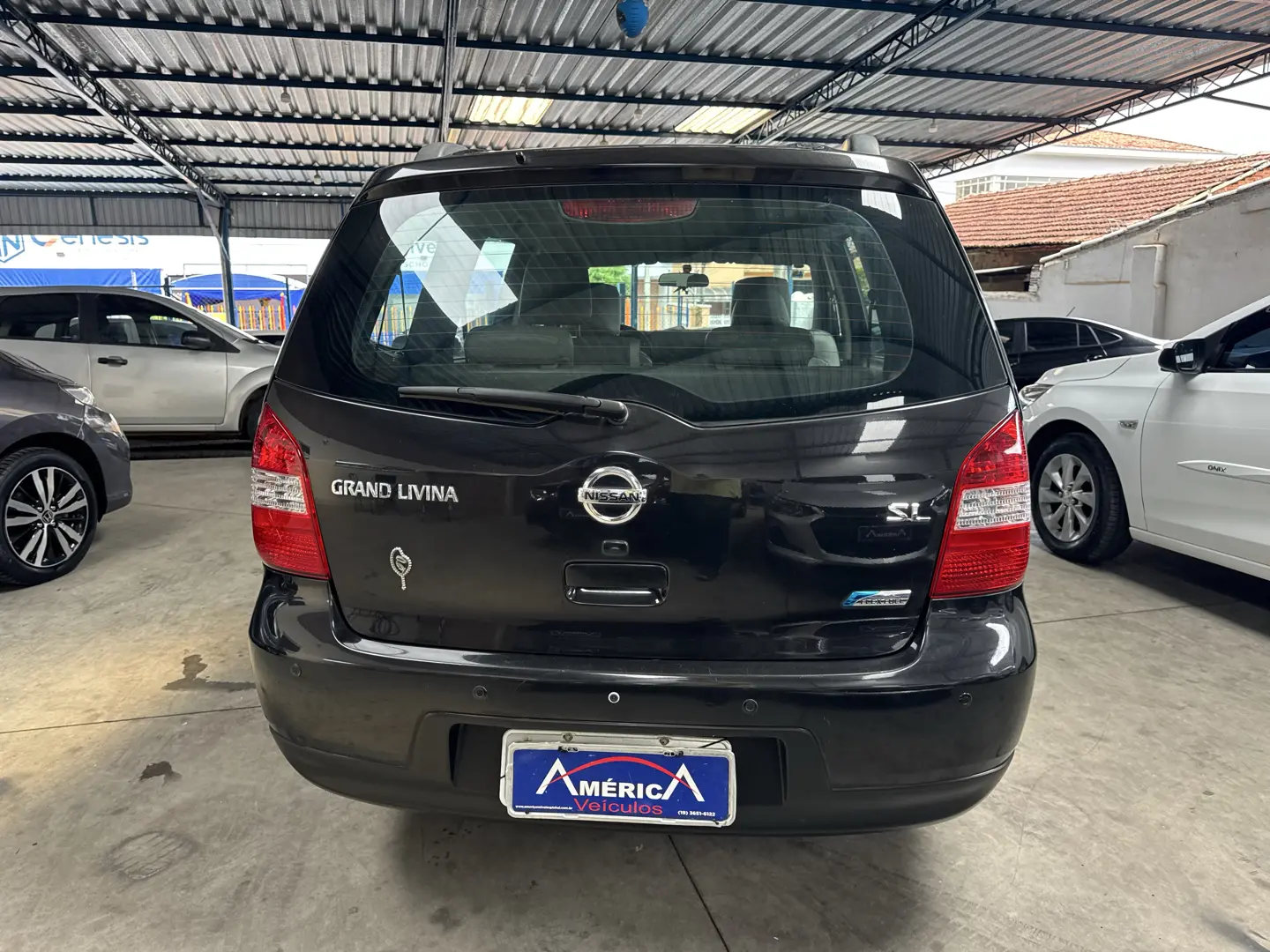 NISSAN Livina - Foto