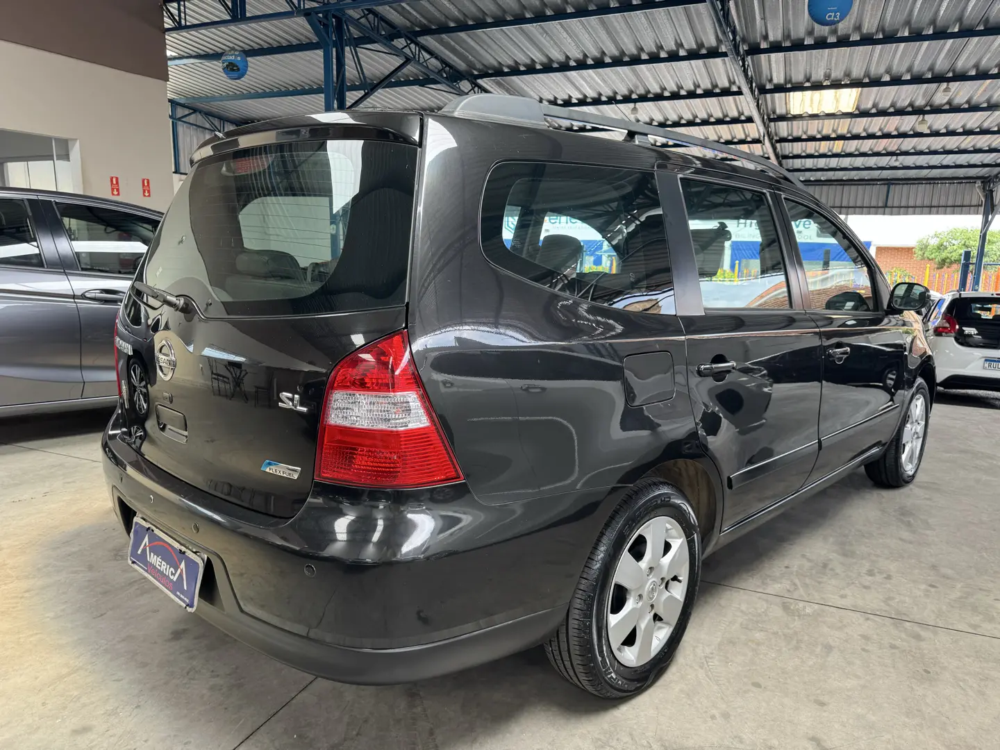 NISSAN Livina - Foto