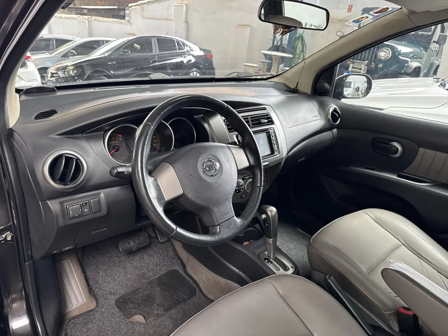 NISSAN Livina - Foto