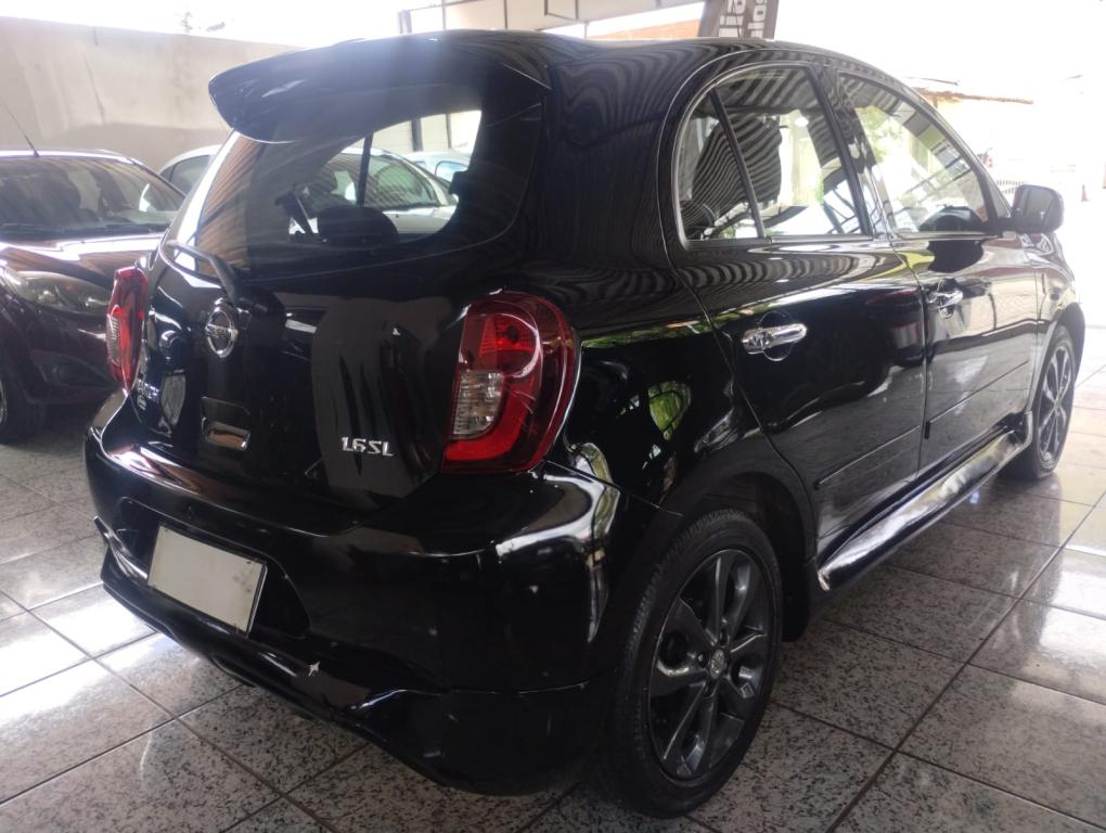 NISSAN March - Foto