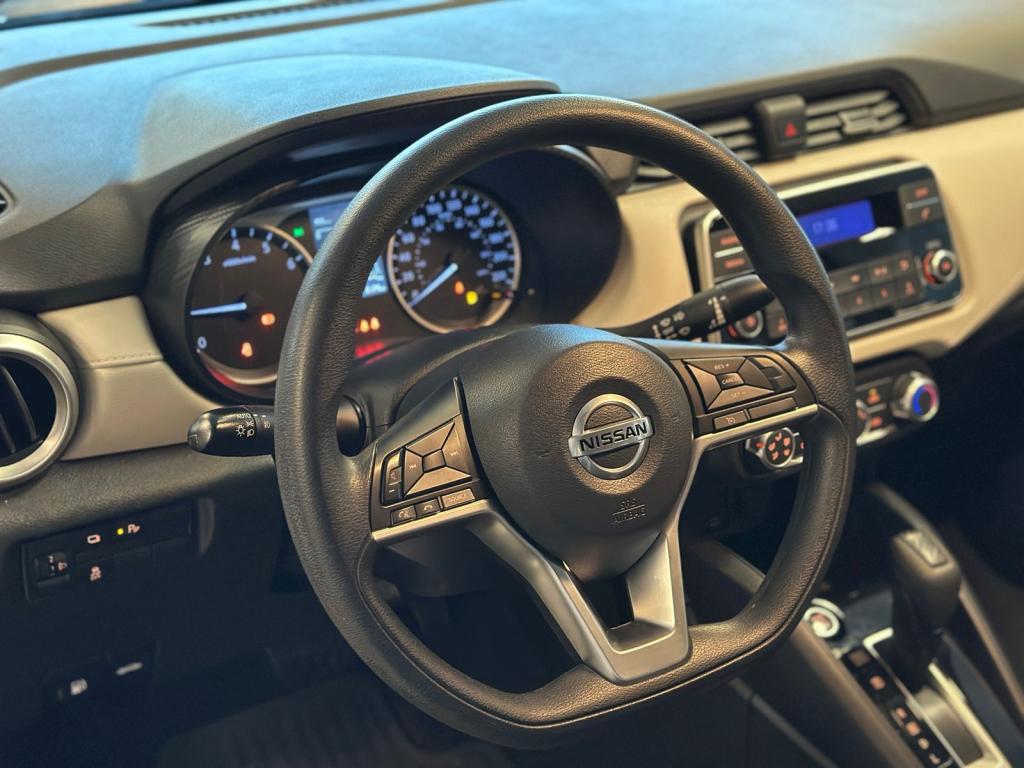 NISSAN Versa Sedan - Foto