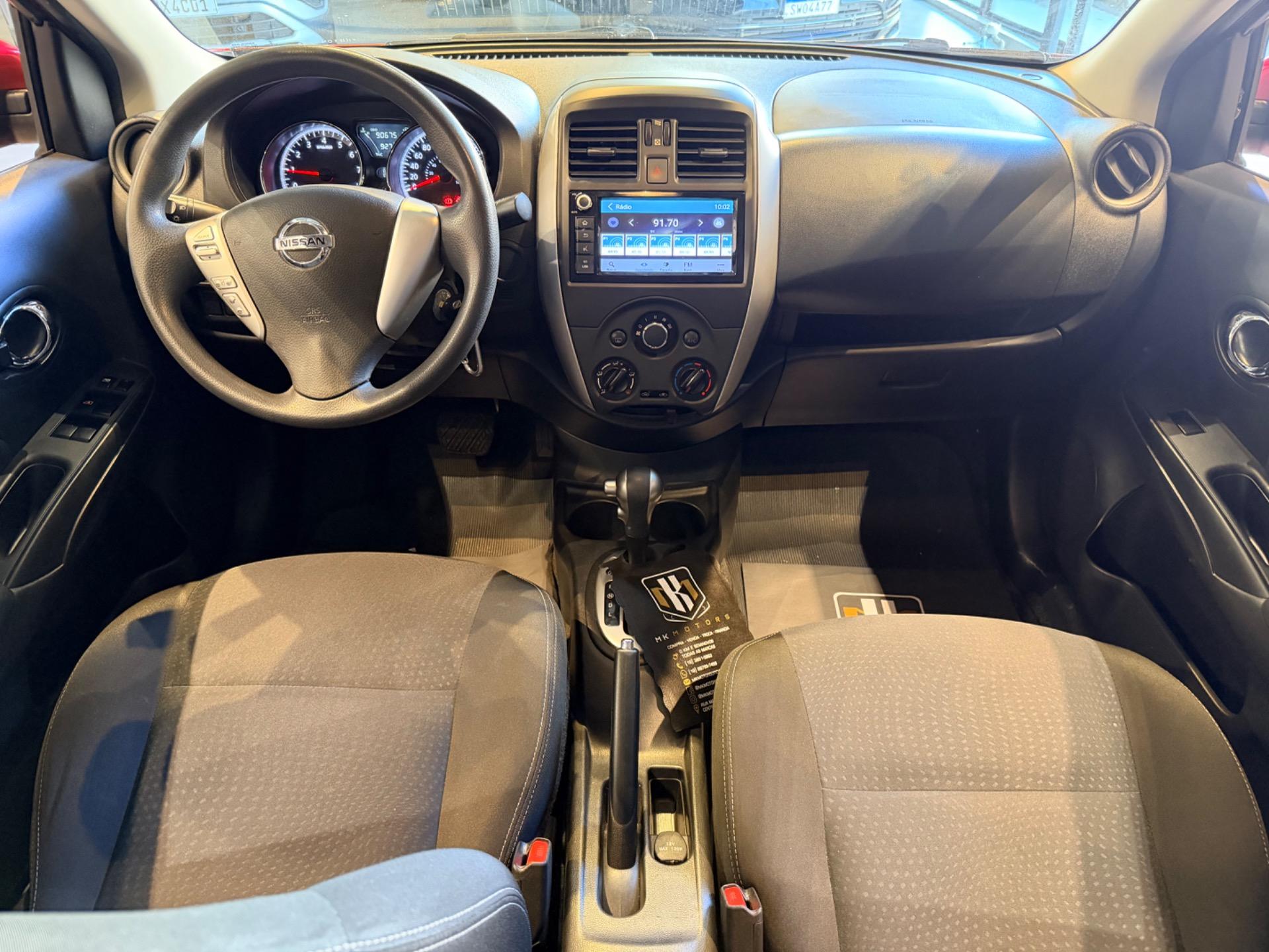 NISSAN Versa Sedan - Foto
