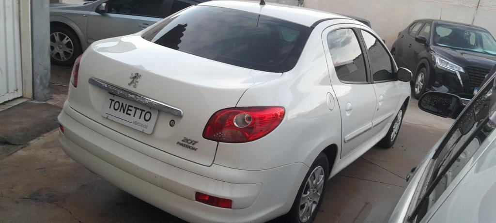 PEUGEOT 207 Sedan - Foto
