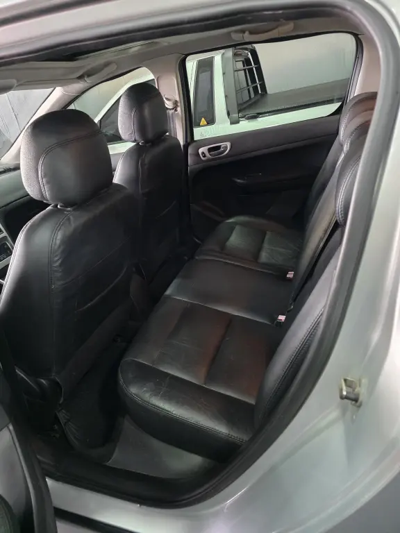 PEUGEOT 307 Hatch - Foto