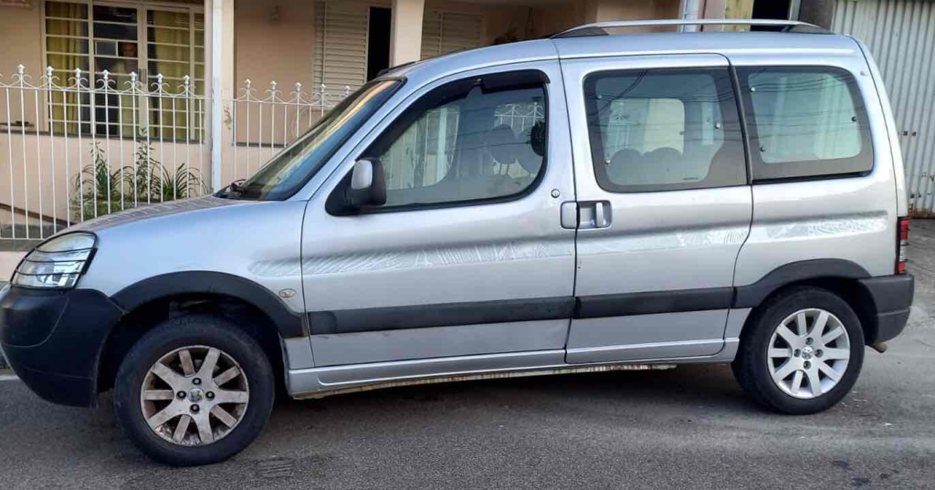 PEUGEOT Partner - Foto