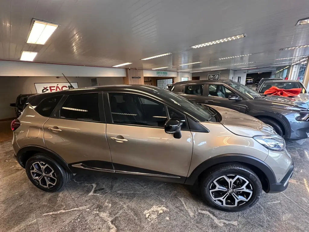 RENAULT Captur - Foto