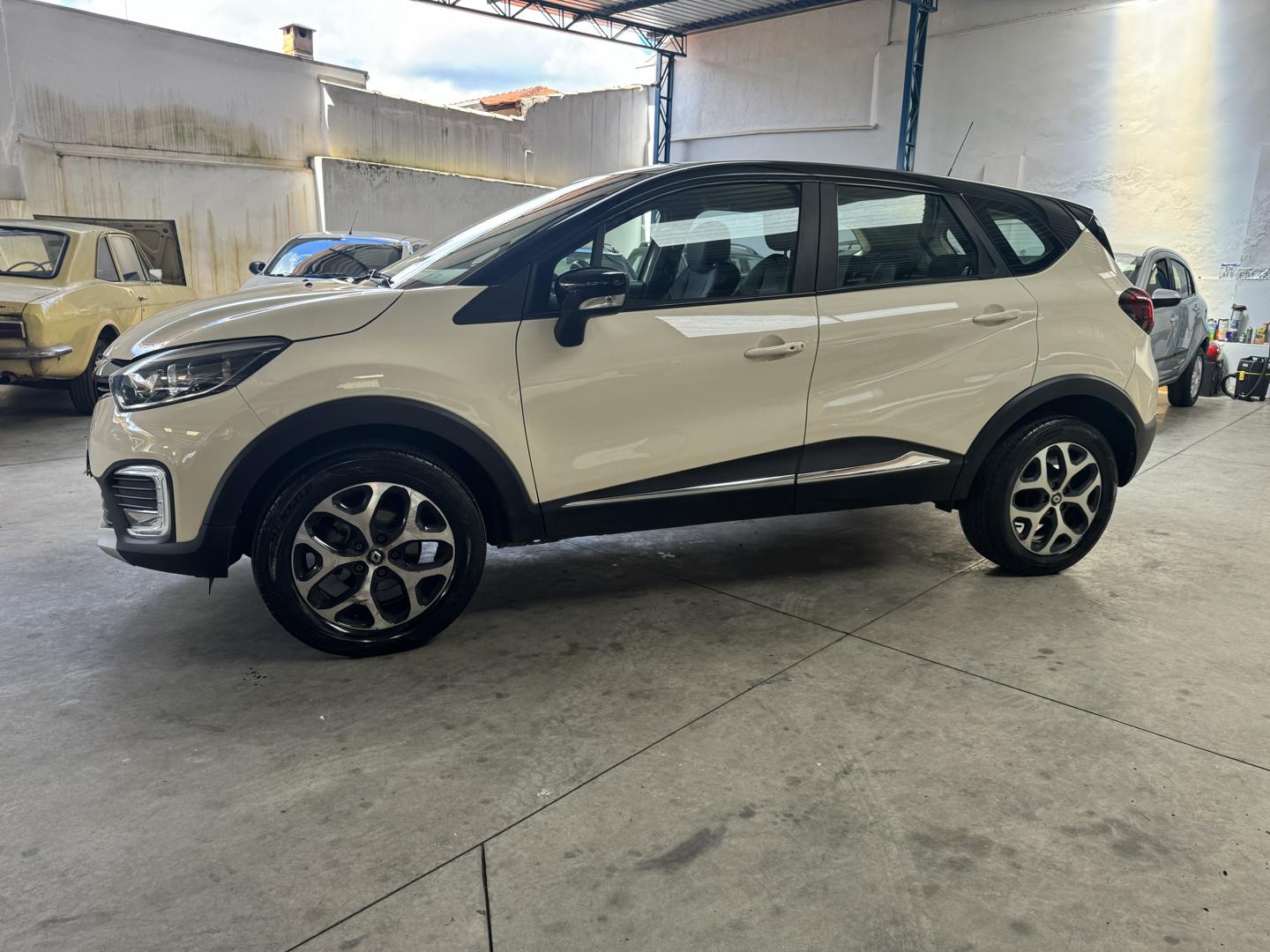 RENAULT Captur - Foto