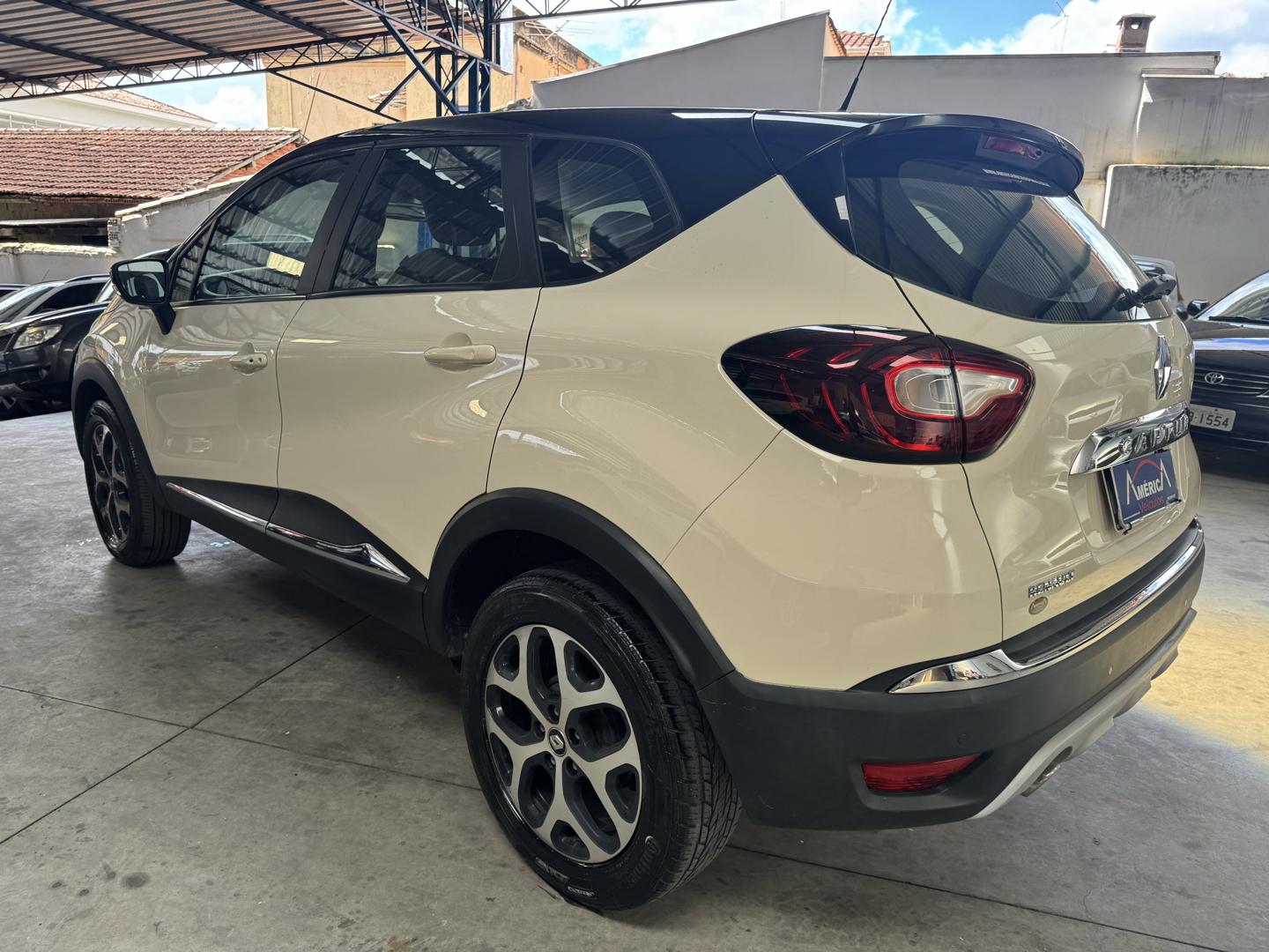 RENAULT Captur - Foto