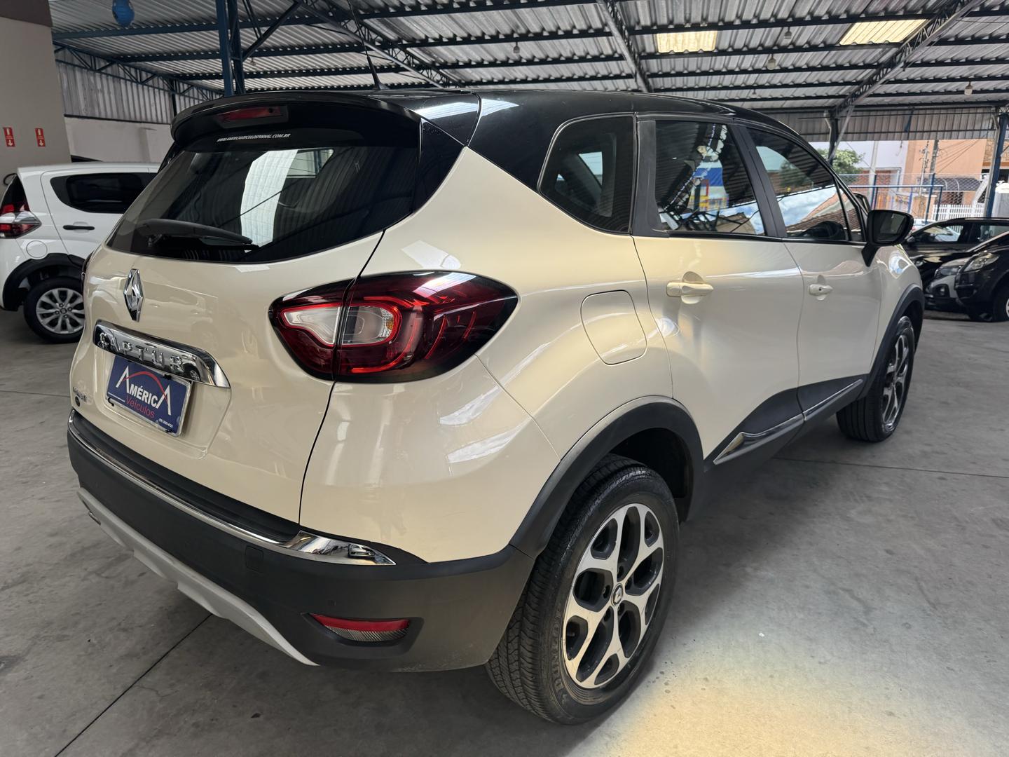 RENAULT Captur - Foto