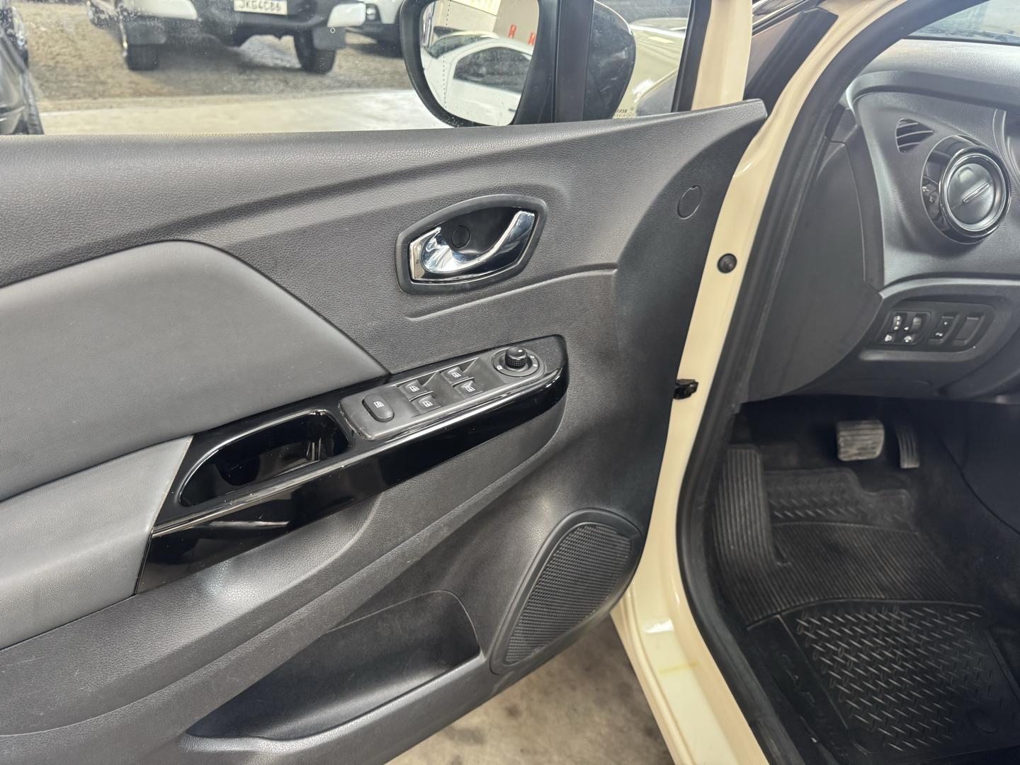 RENAULT Captur - Foto