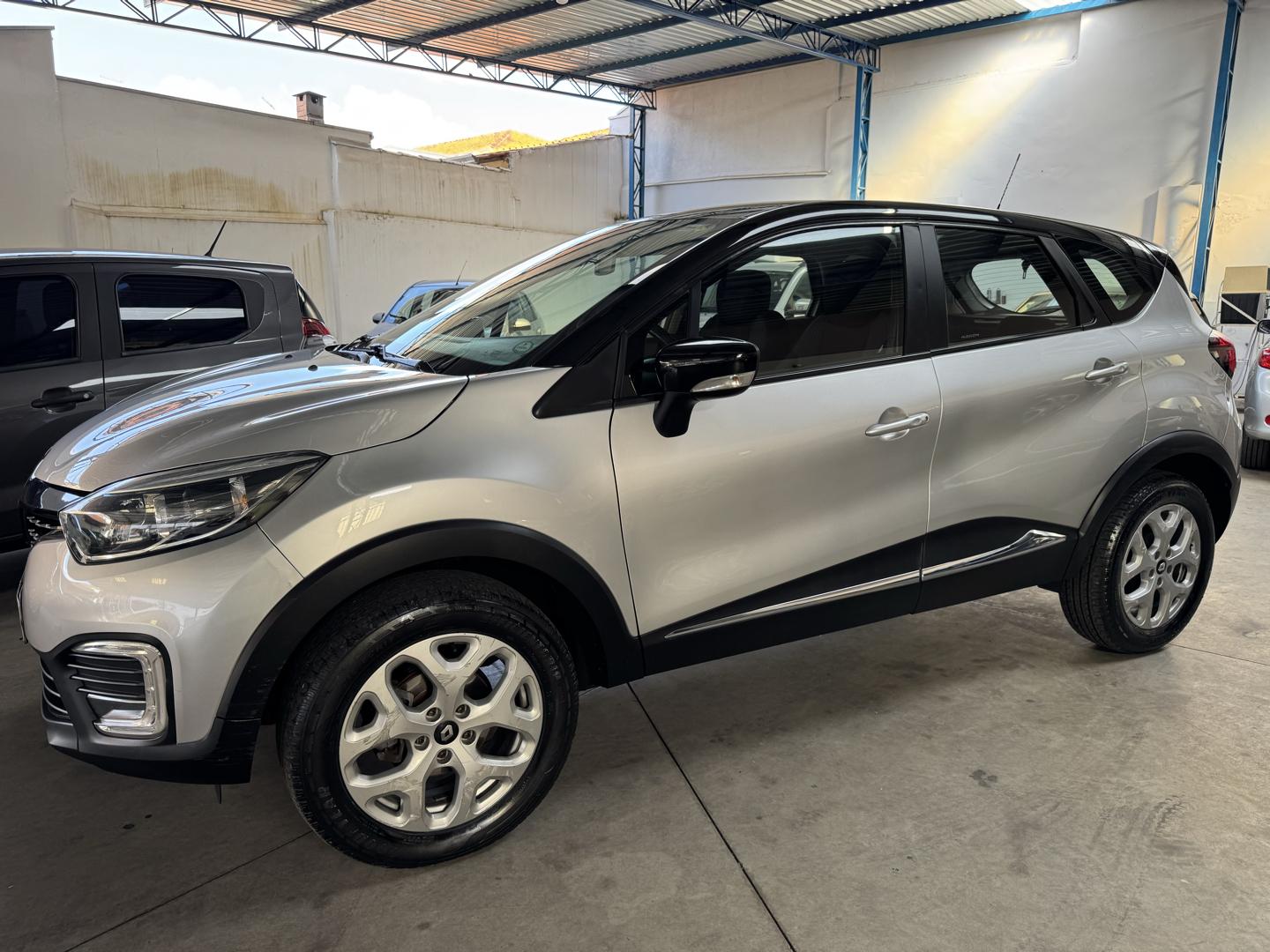 RENAULT Captur - Foto