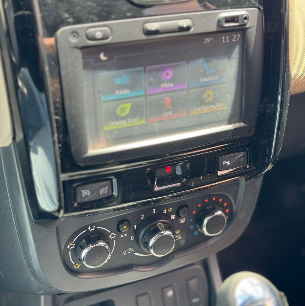 RENAULT Duster - Foto