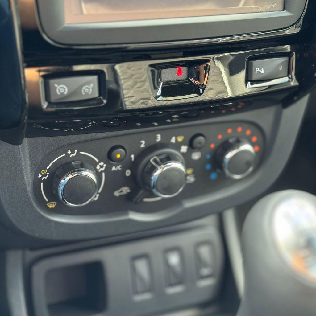 RENAULT Duster - Foto