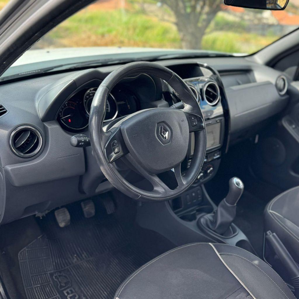 RENAULT Duster - Foto