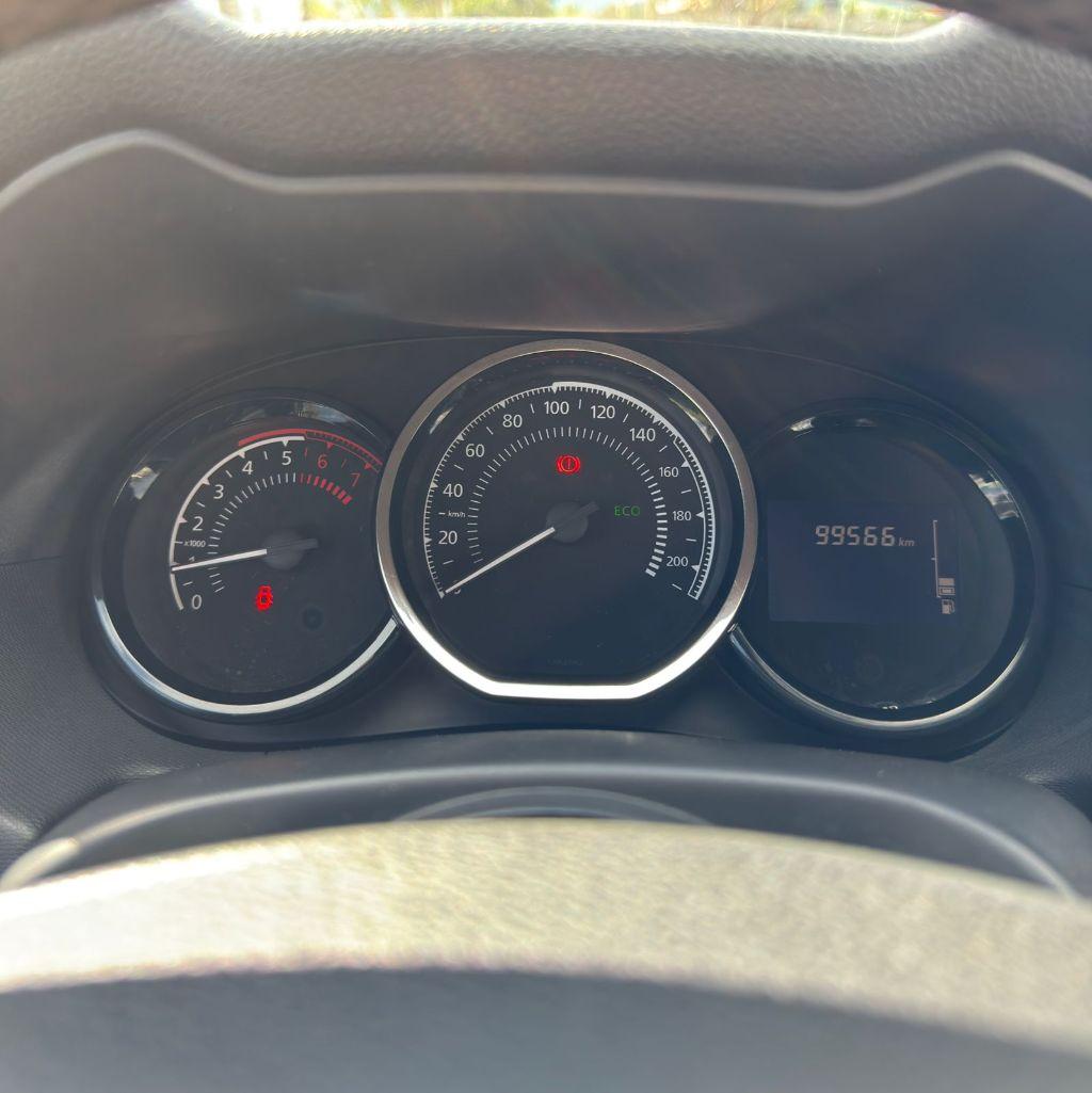 RENAULT Duster - Foto