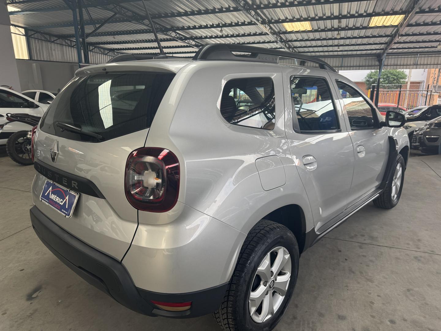 RENAULT Duster - Foto