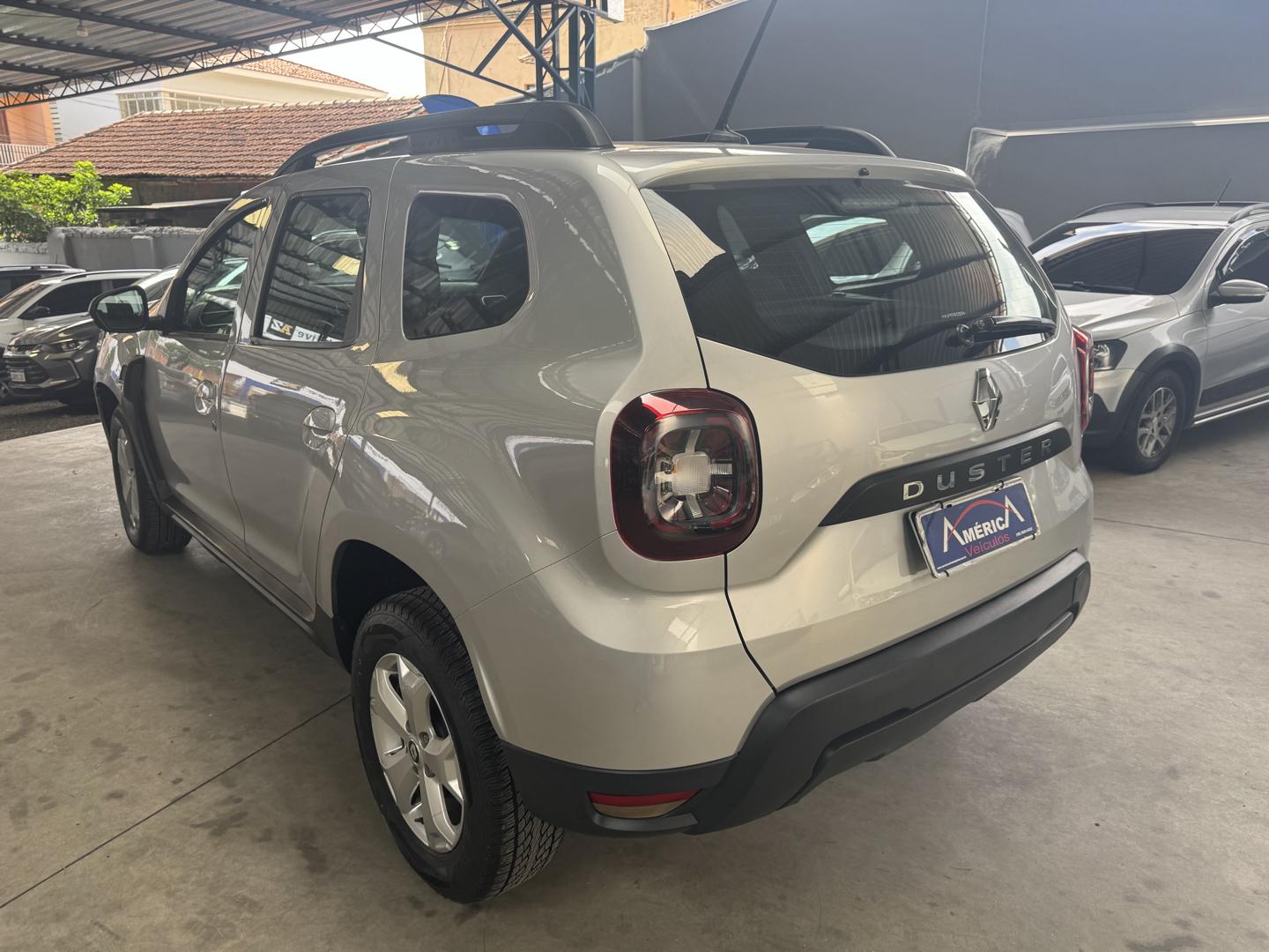 RENAULT Duster - Foto