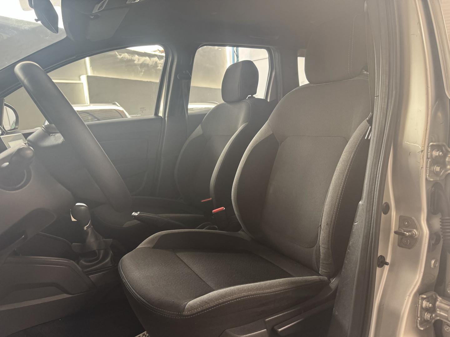 RENAULT Duster - Foto