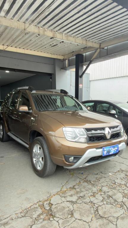 RENAULT Duster - Foto