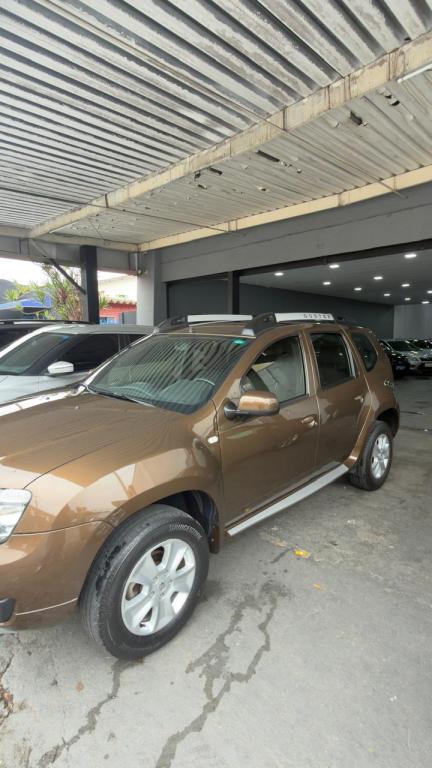 RENAULT Duster - Foto
