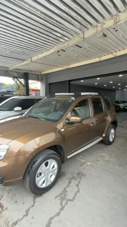 RENAULT Duster - Foto