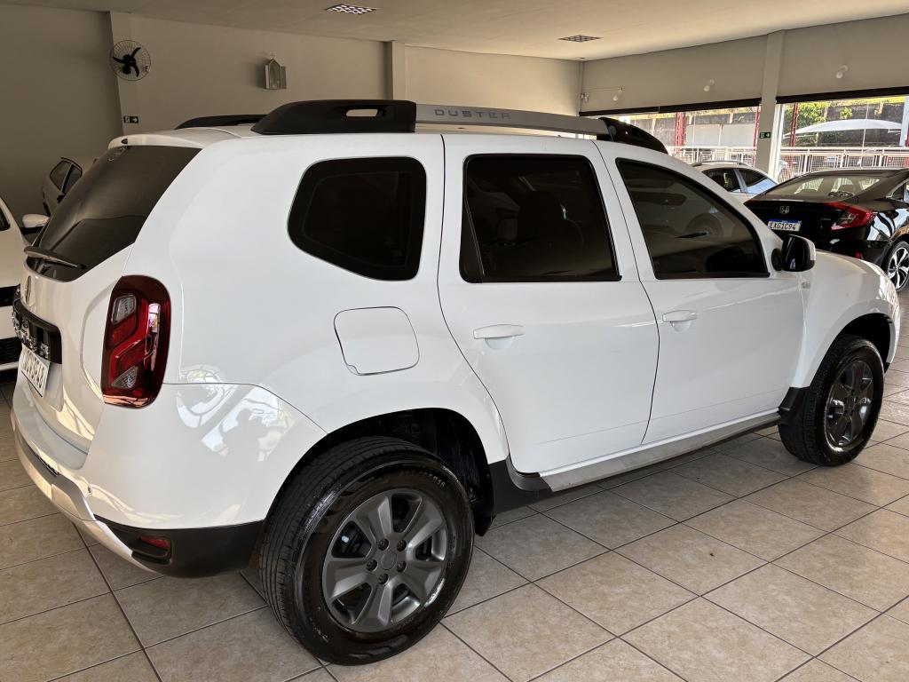 RENAULT Duster - Foto