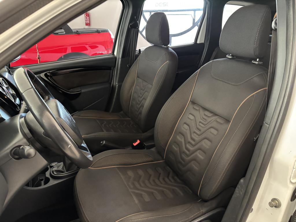 RENAULT Duster - Foto