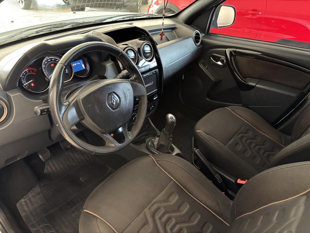 RENAULT Duster - Foto