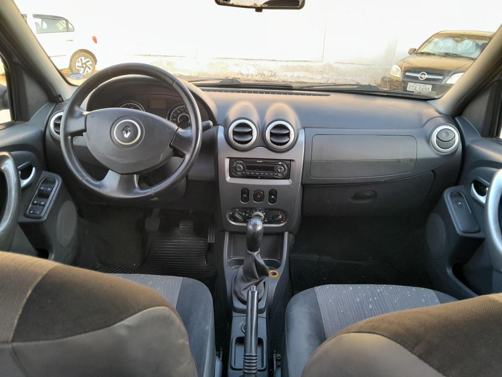 RENAULT Logan - Foto