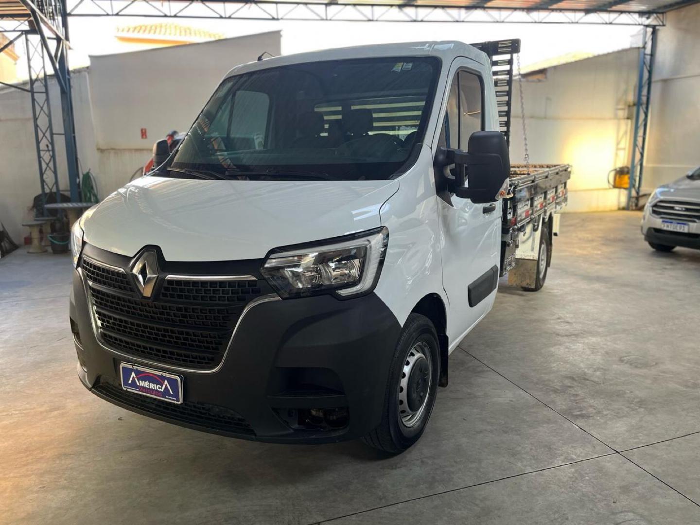 RENAULT Master