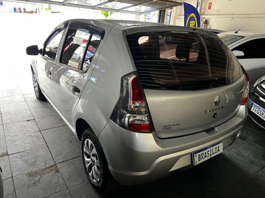 RENAULT Sandero - Foto