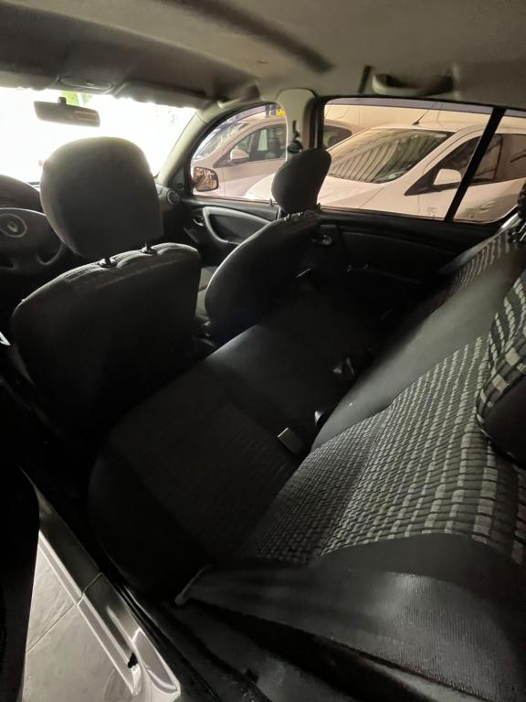 RENAULT Sandero - Foto