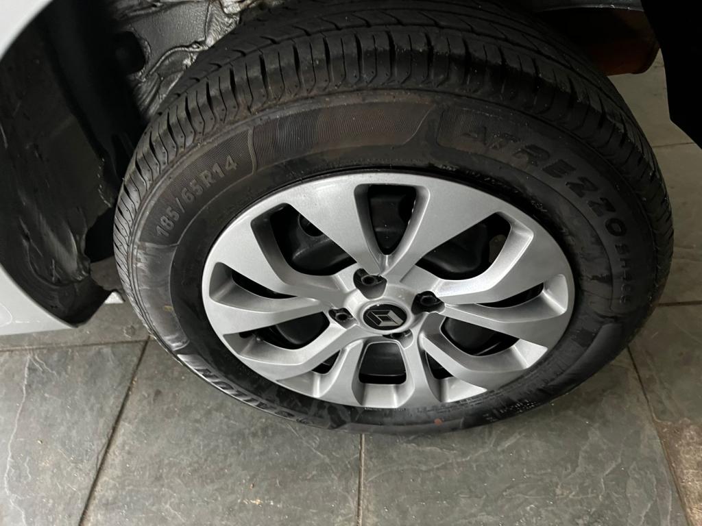 RENAULT Sandero - Foto