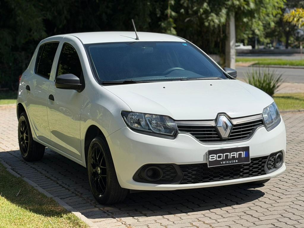 RENAULT Sandero - Foto