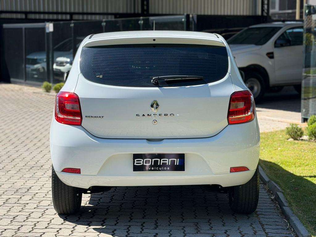 RENAULT Sandero - Foto