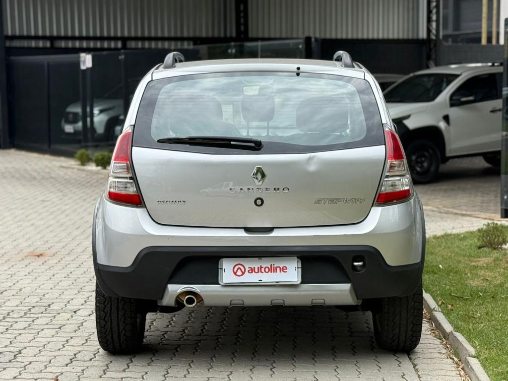RENAULT Sandero - Foto
