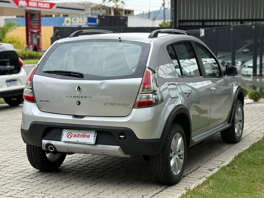 RENAULT Sandero - Foto