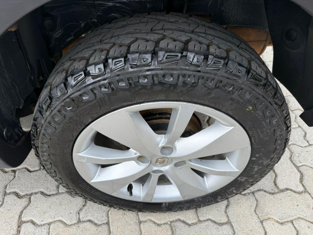 RENAULT Sandero - Foto