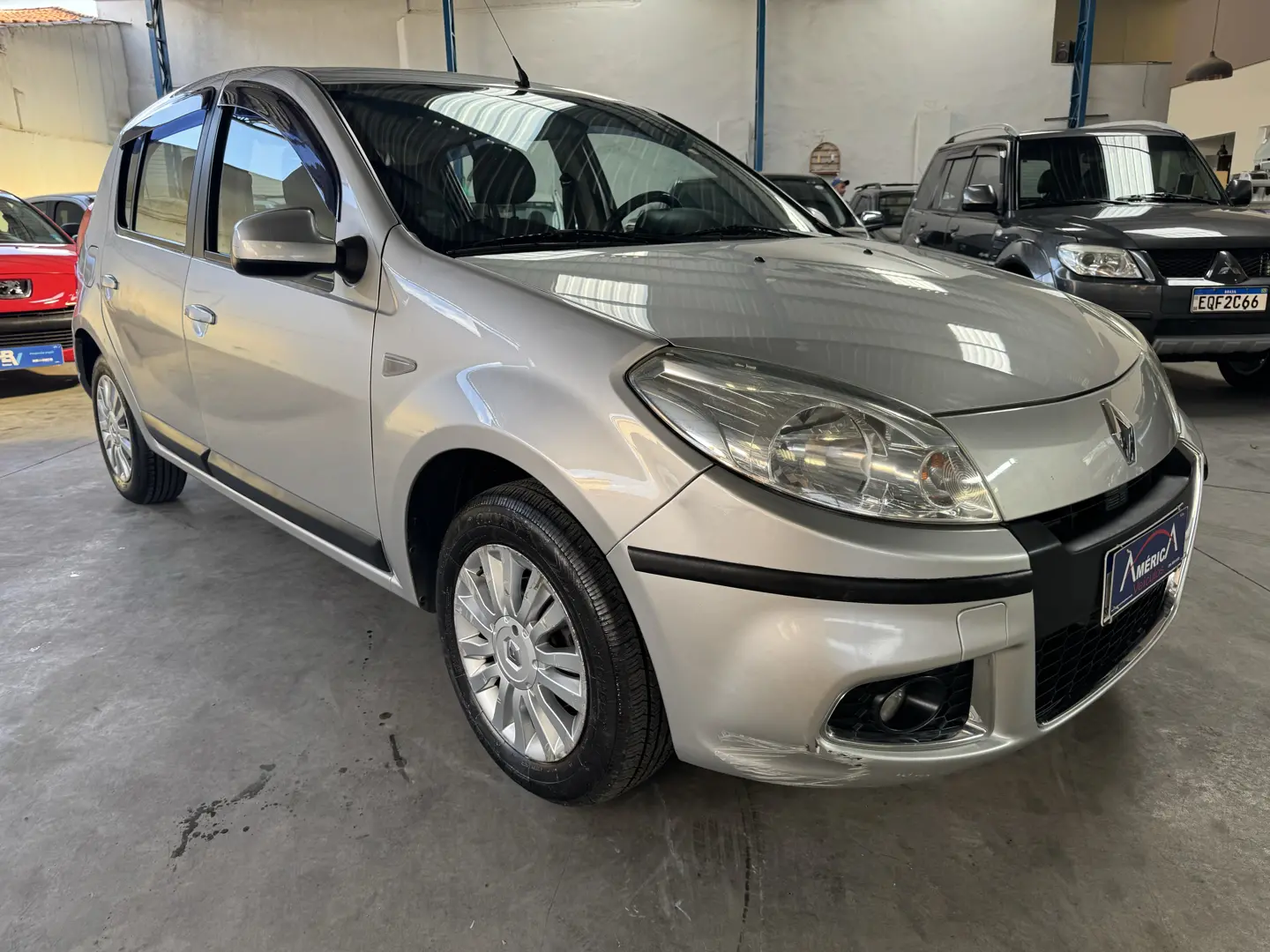 RENAULT Sandero - Foto