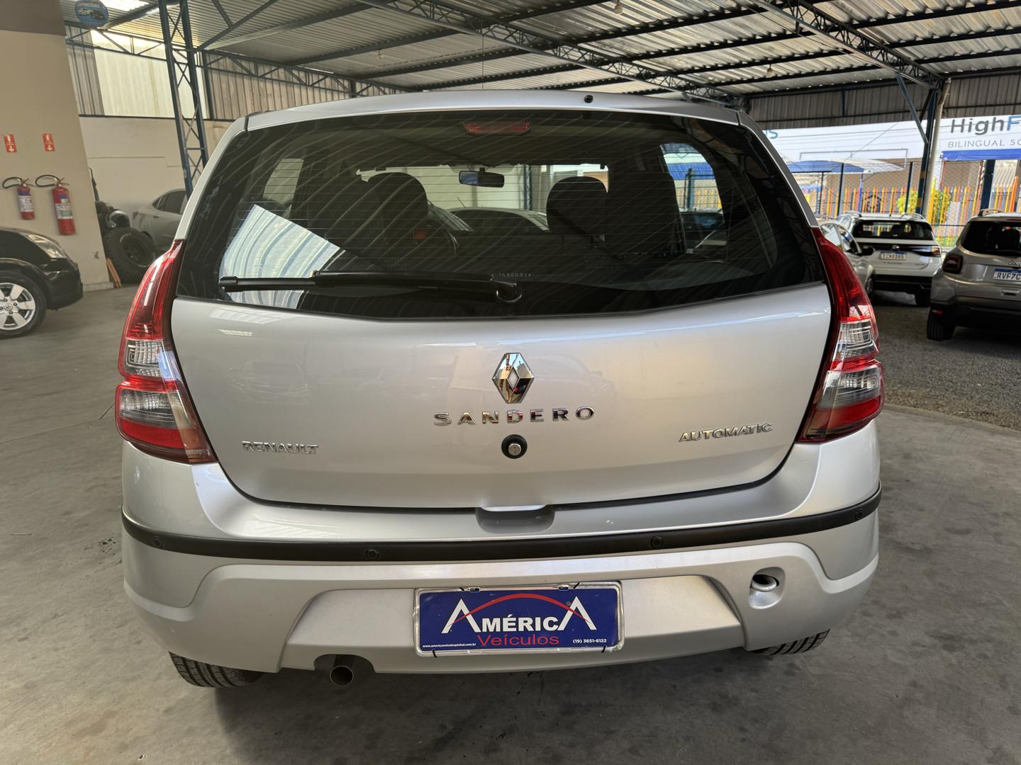 RENAULT Sandero - Foto