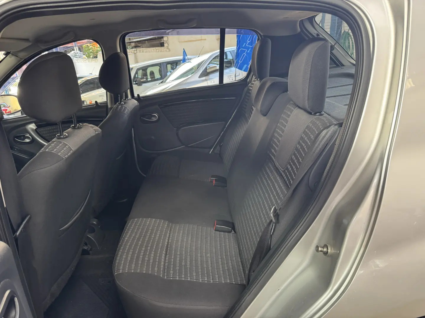 RENAULT Sandero - Foto