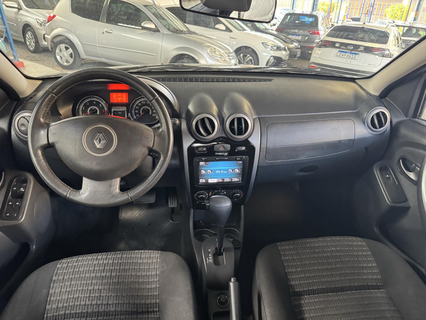 RENAULT Sandero - Foto