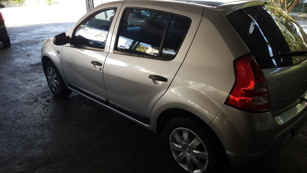 RENAULT Sandero - Foto