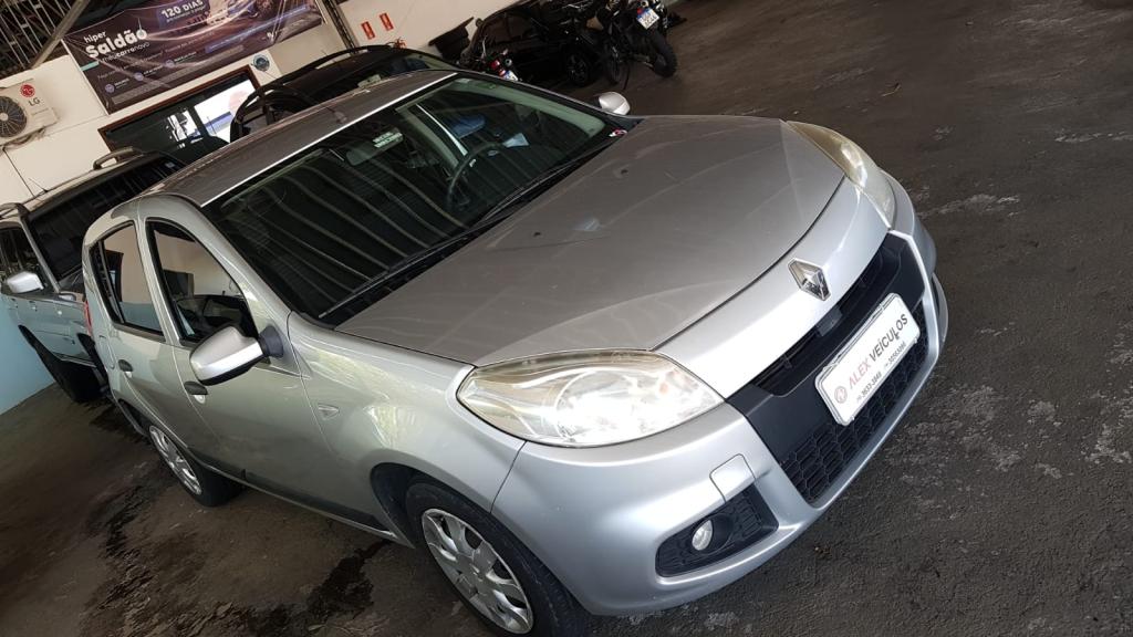 RENAULT Sandero - Foto