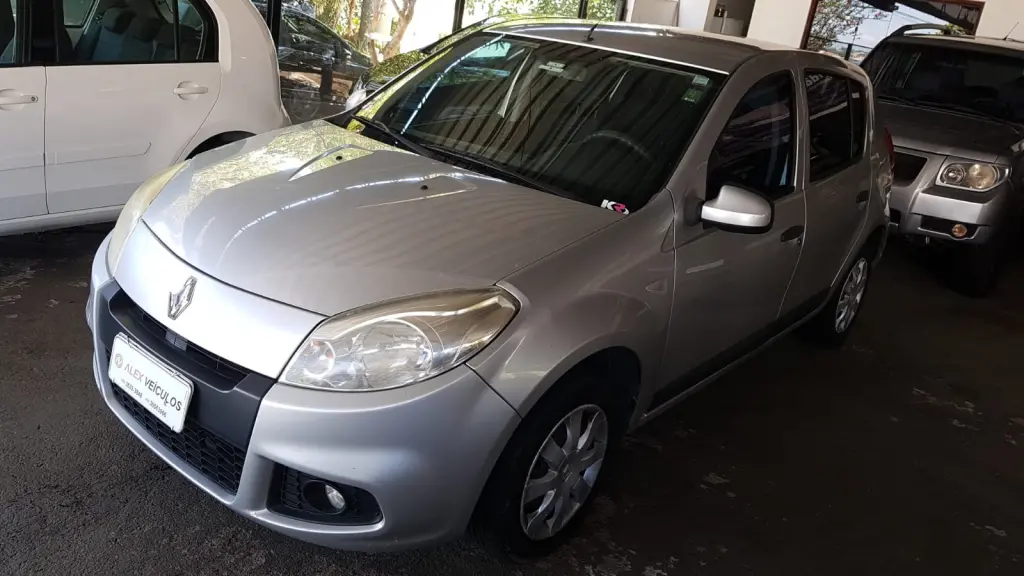 RENAULT Sandero - Foto